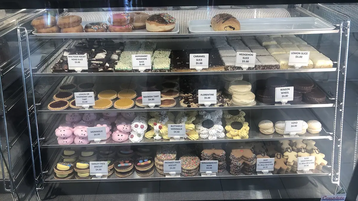 Greenhalgh's – bakery in Marple town centre